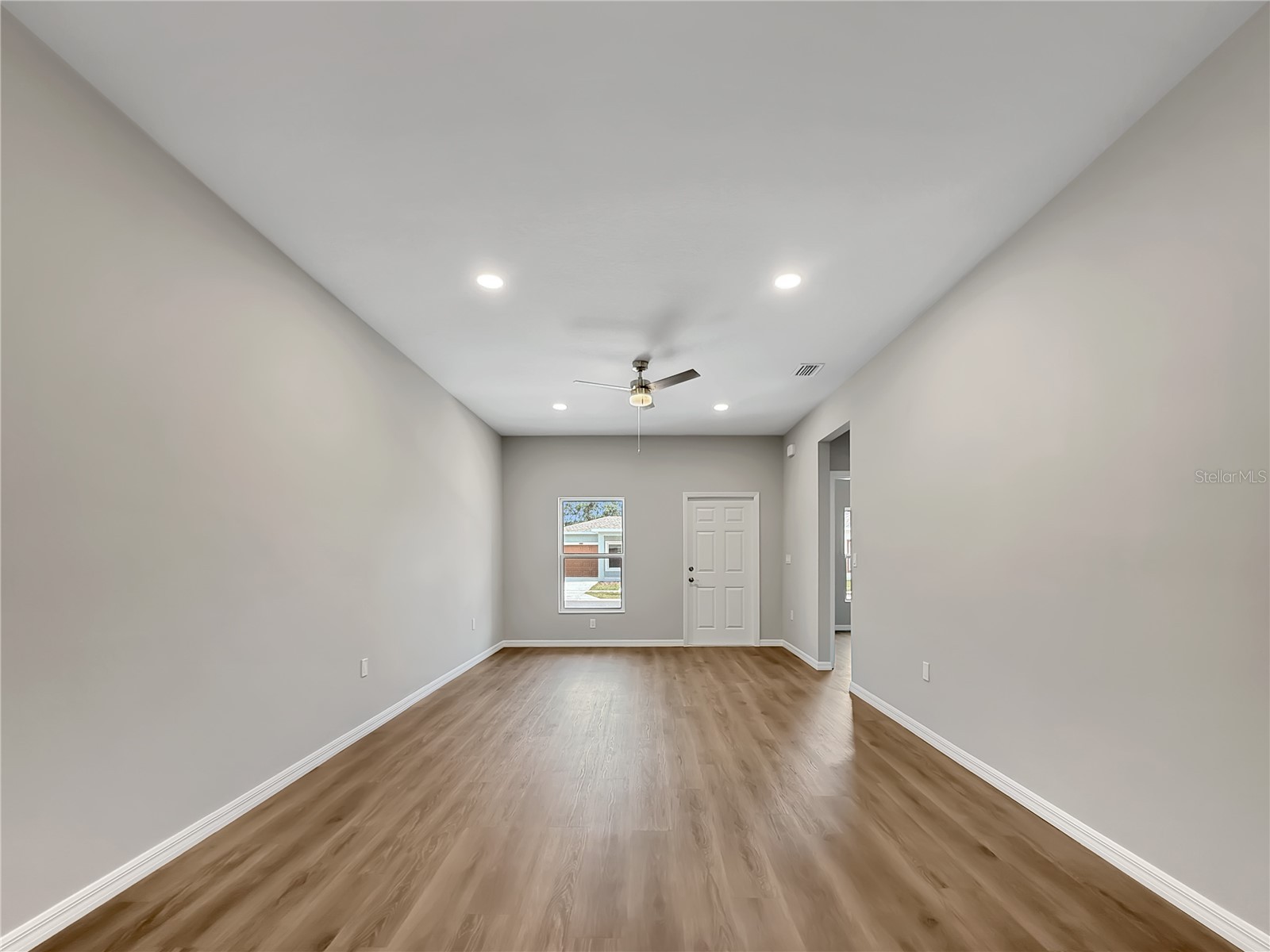 5020 Finders Court Tampa FL 33617 TB8517552 image5