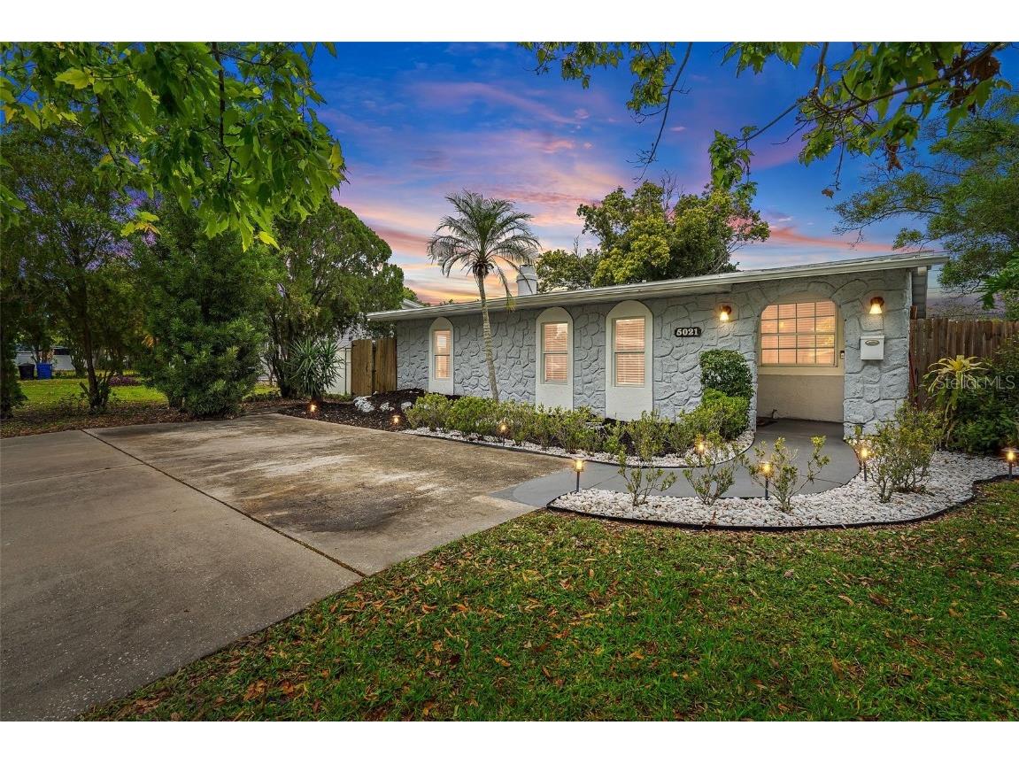 5021 37th Avenue N Saint Petersburg FL 33710 U8235635 image1
