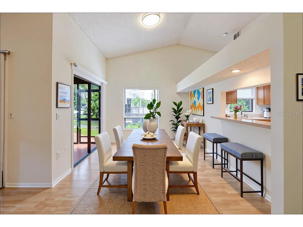 5021 Barrington Circle #302 Sarasota FL 34234 A4663516 image11