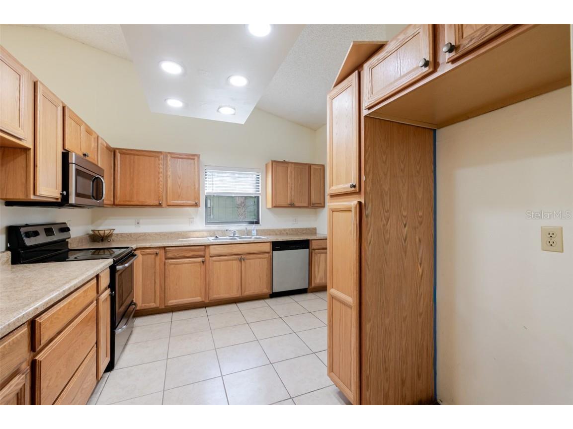 5021 Barrington Circle #302 Sarasota FL 34234 A4663516 image14