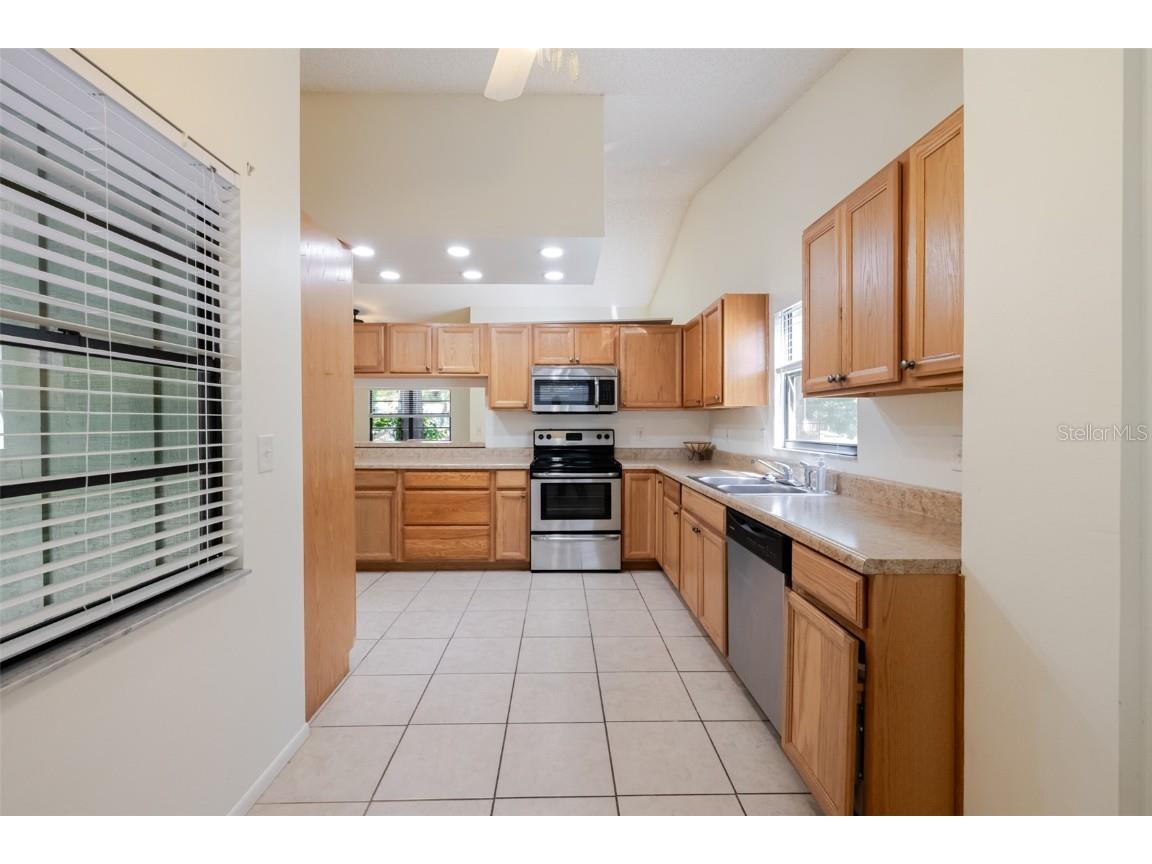 5021 Barrington Circle #302 Sarasota FL 34234 A4663516 image18