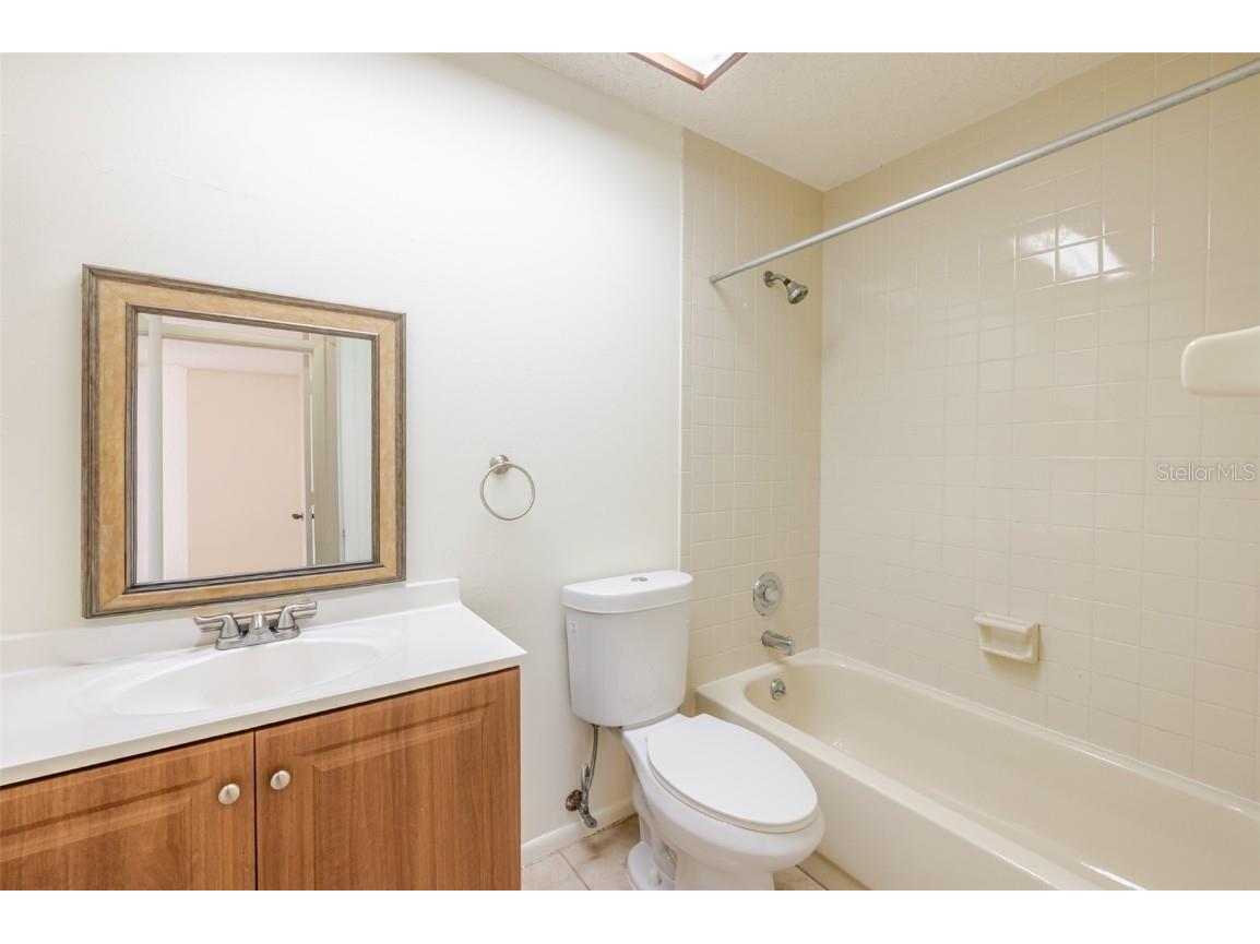 5021 Barrington Circle #302 Sarasota FL 34234 A4663516 image28