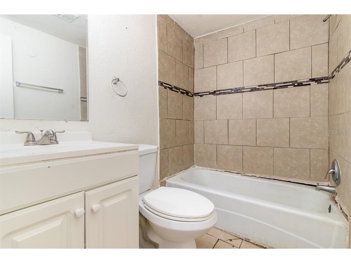 5023 College Drive Orlando FL 32811 O6358458 image13