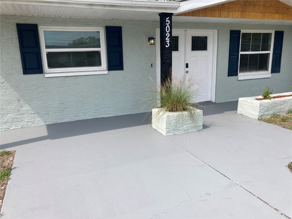 5023 Queen Palm Drive New Port Richey FL 34652 W7875411 image1