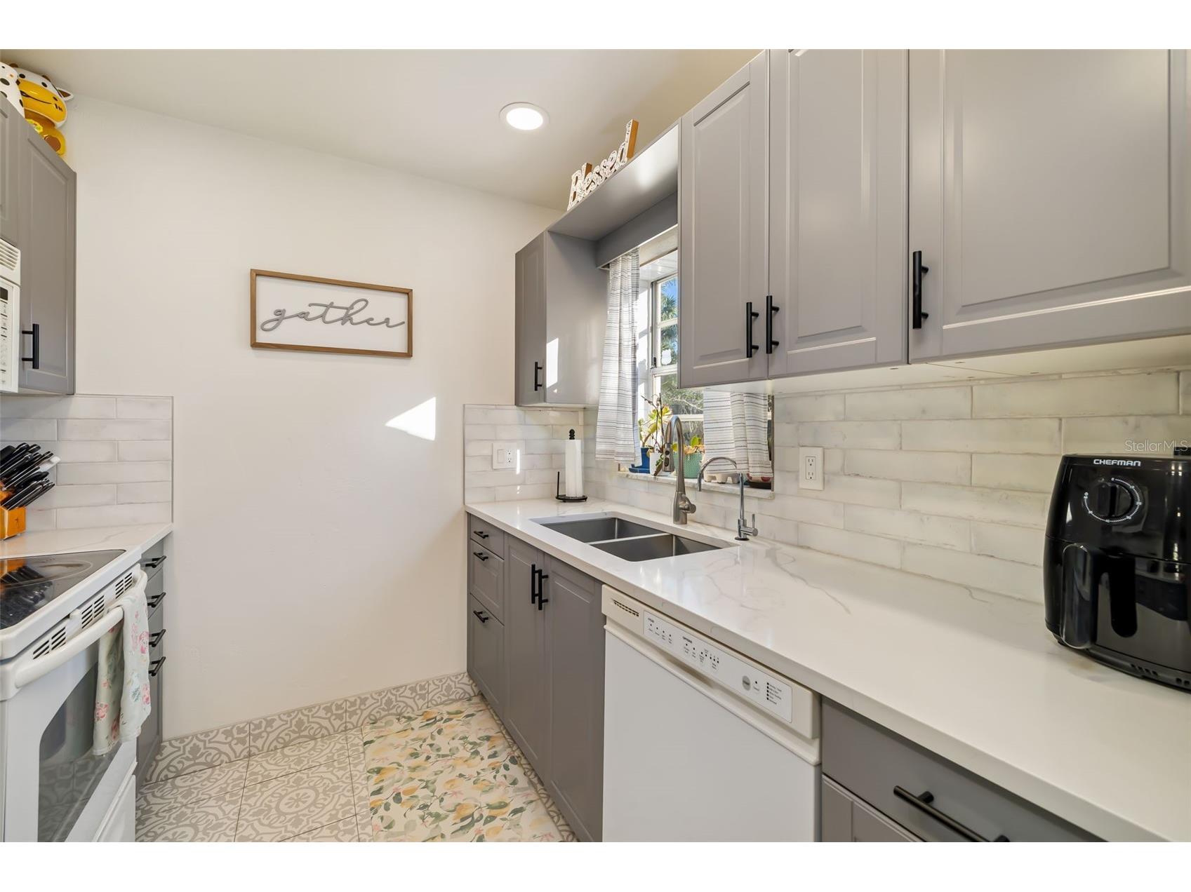 5023 Village Gardens Drive #29 Sarasota FL 34234 A4686540 image10