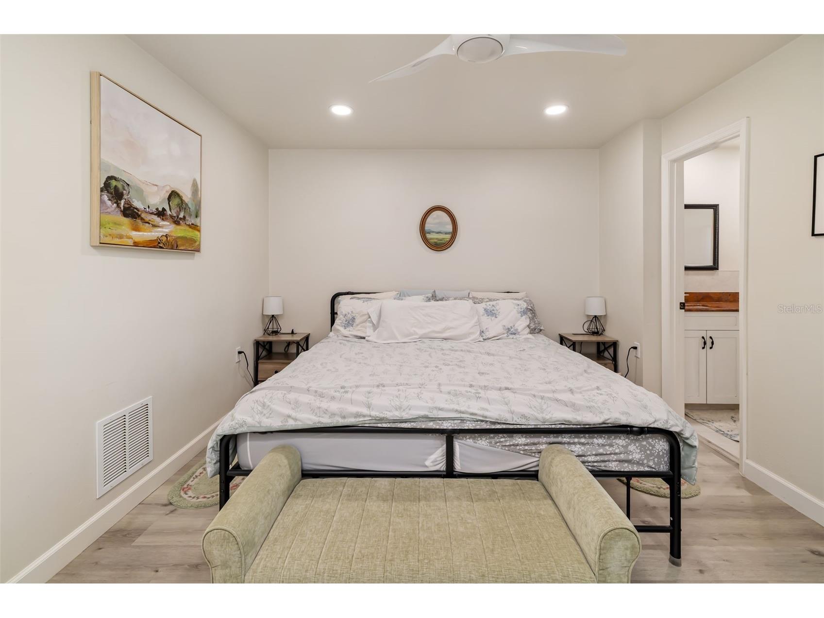 5023 Village Gardens Drive #29 Sarasota FL 34234 A4686540 image18