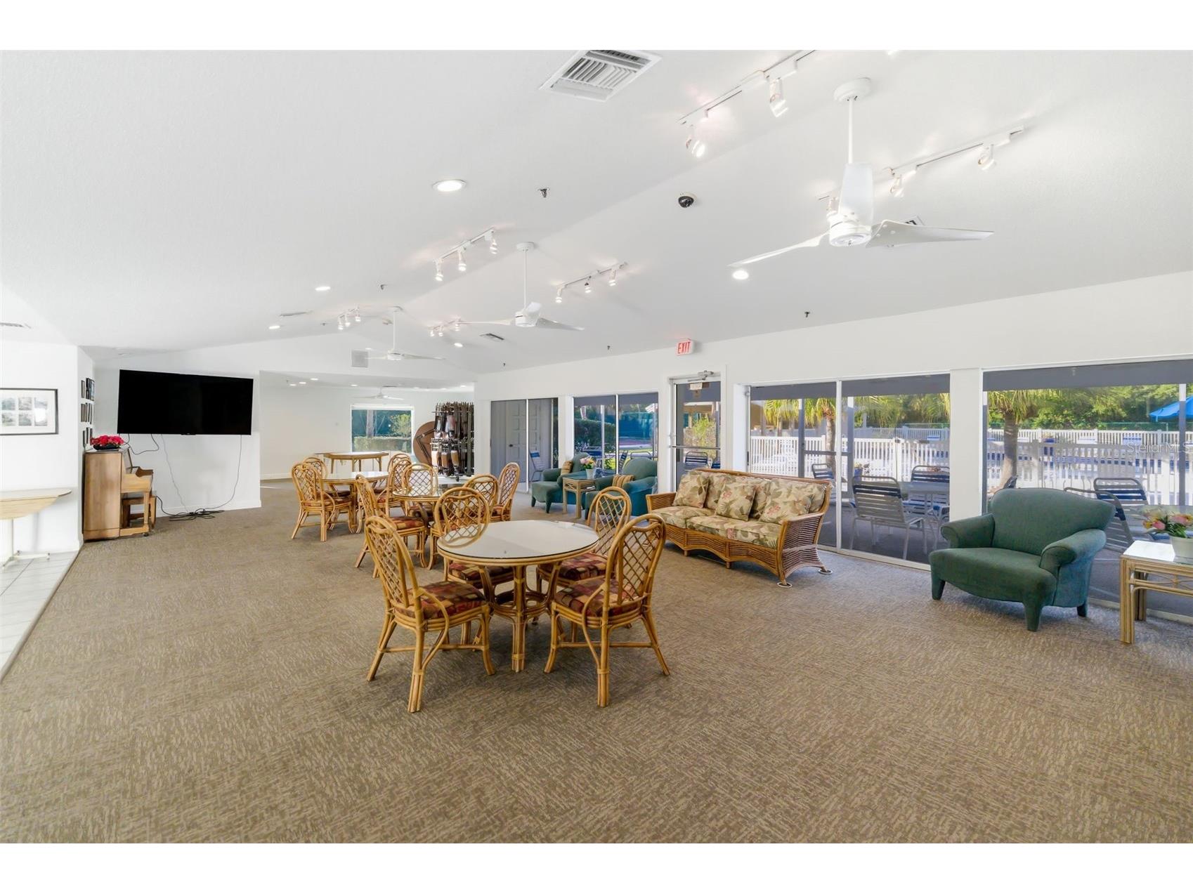 5023 Village Gardens Drive #29 Sarasota FL 34234 A4686540 image41