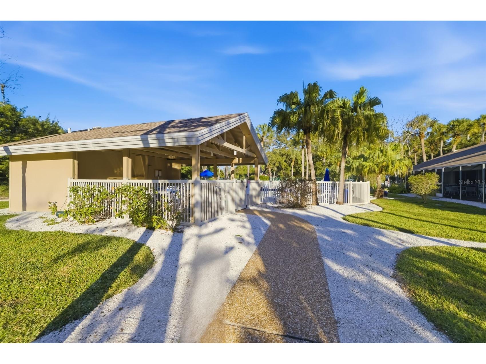 5023 Village Gardens Drive #29 Sarasota FL 34234 A4686540 image53