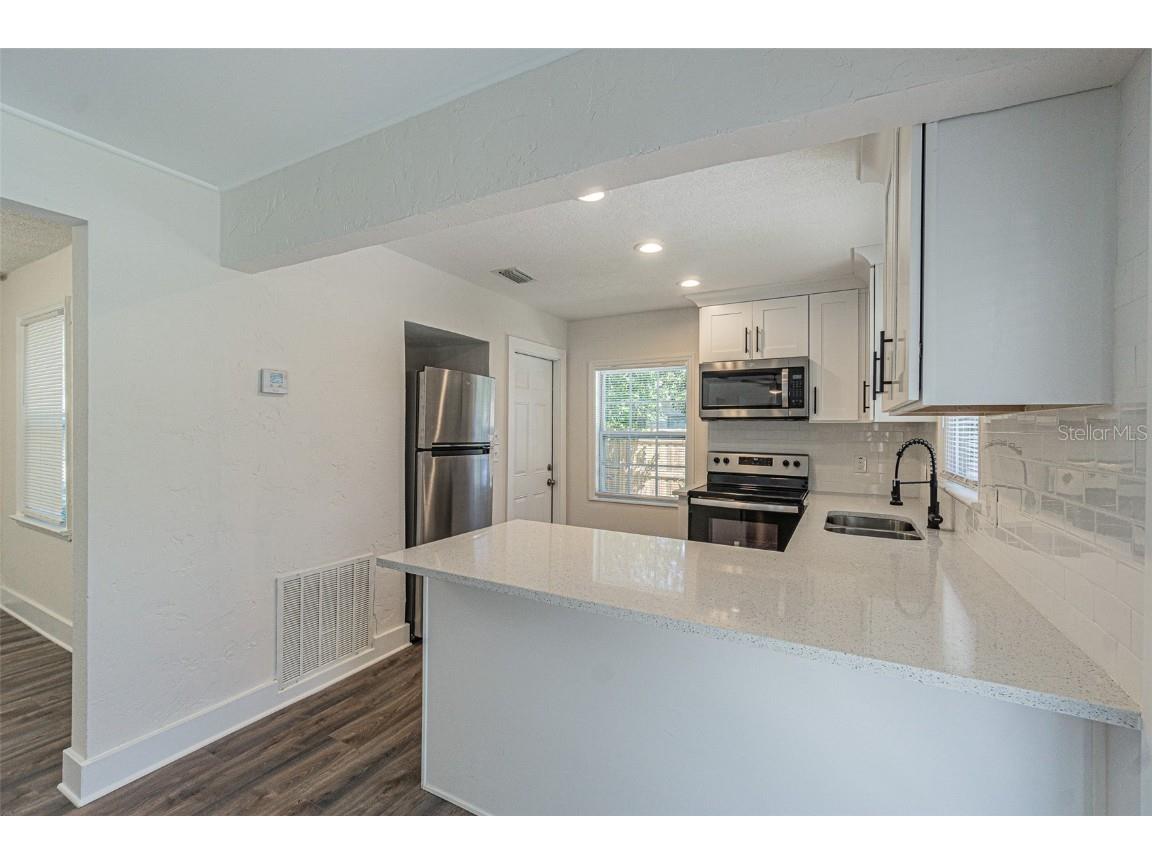 5024 19th Street N Saint Petersburg FL 33714 TB8448538 image8