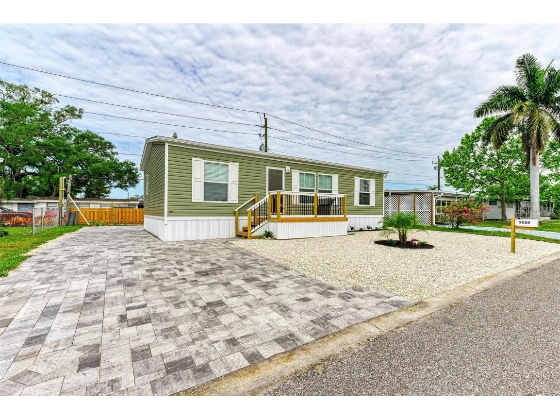 5024 9th Street W Bradenton FL 34207 A4607881 image1