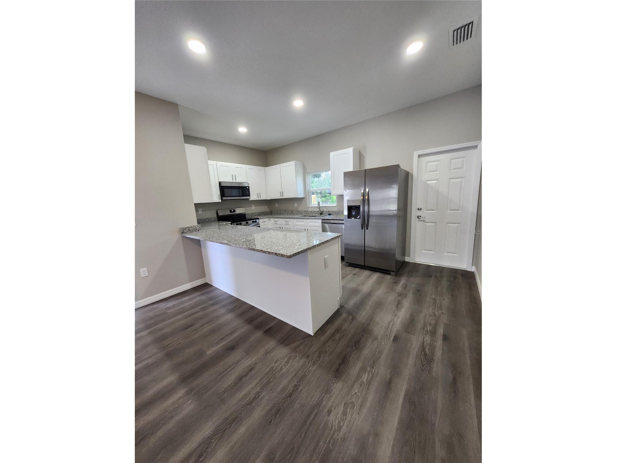 5024 Finders Court Tampa FL 33617 TB8516846 image4