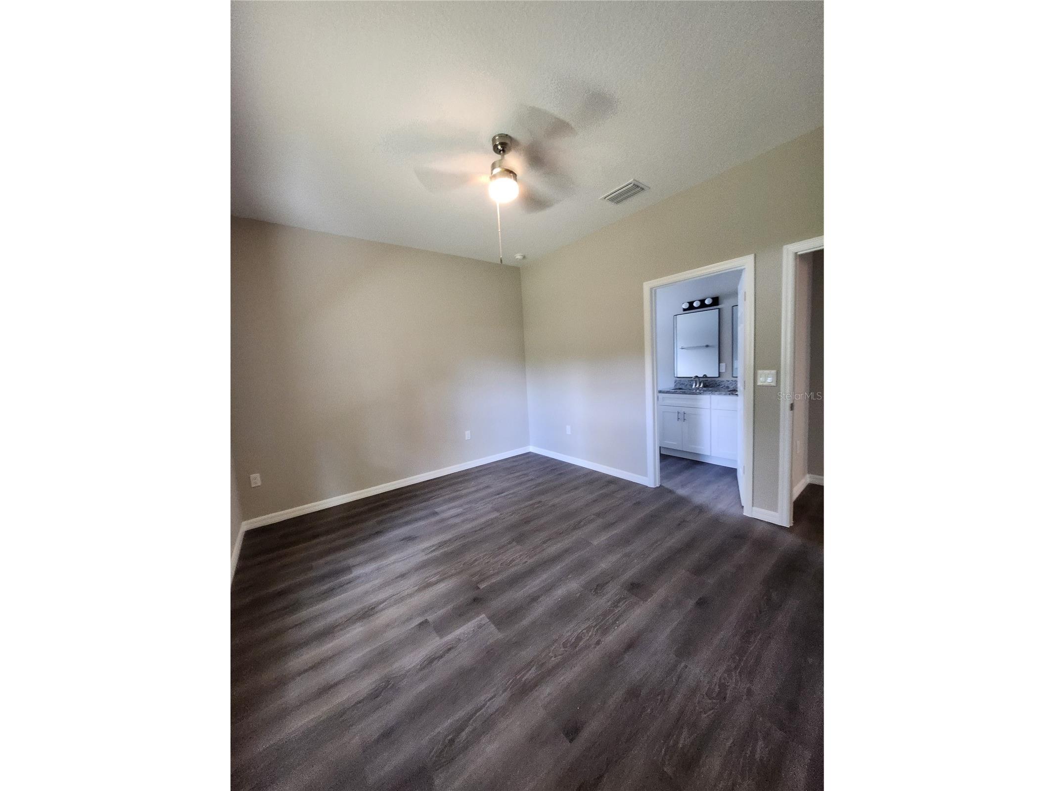 5024 Finders Court Tampa FL 33617 TB8516846 image6