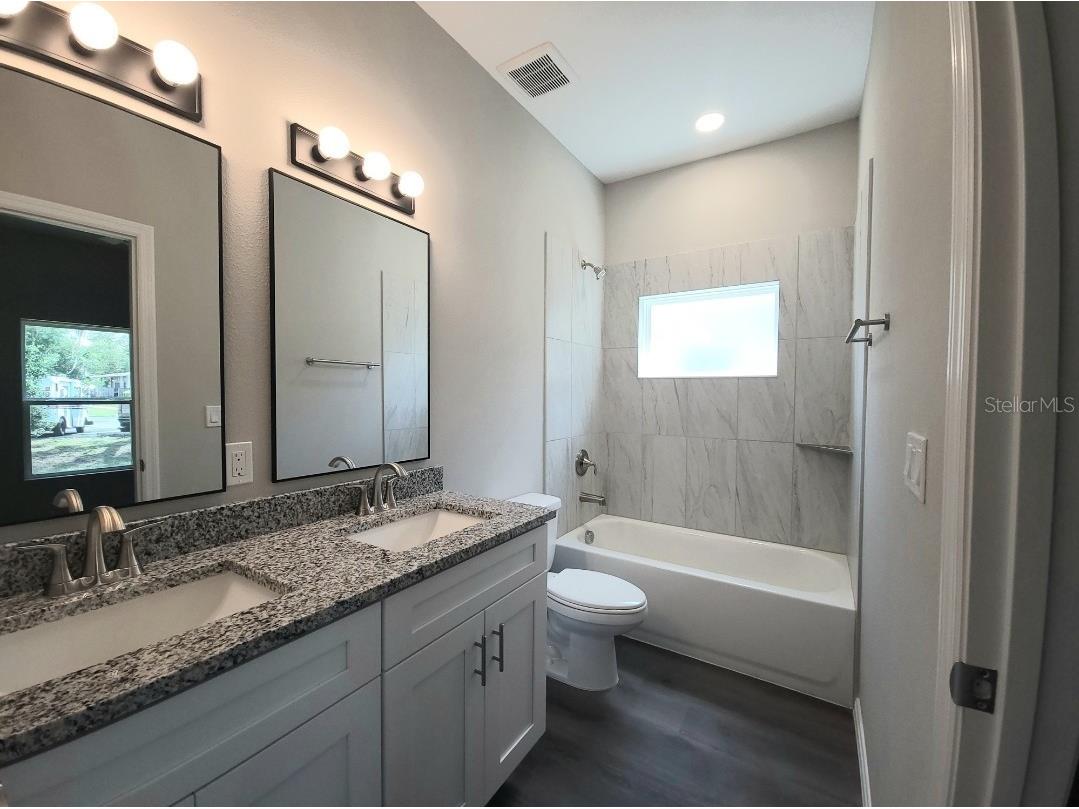 5025 Finders Court Tampa FL 33617 TB8517591 image7