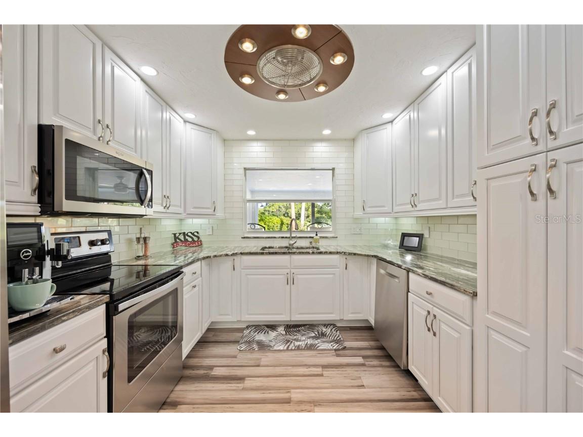 5025 Marsh Field Road Sarasota FL 34235 A4667464 image15