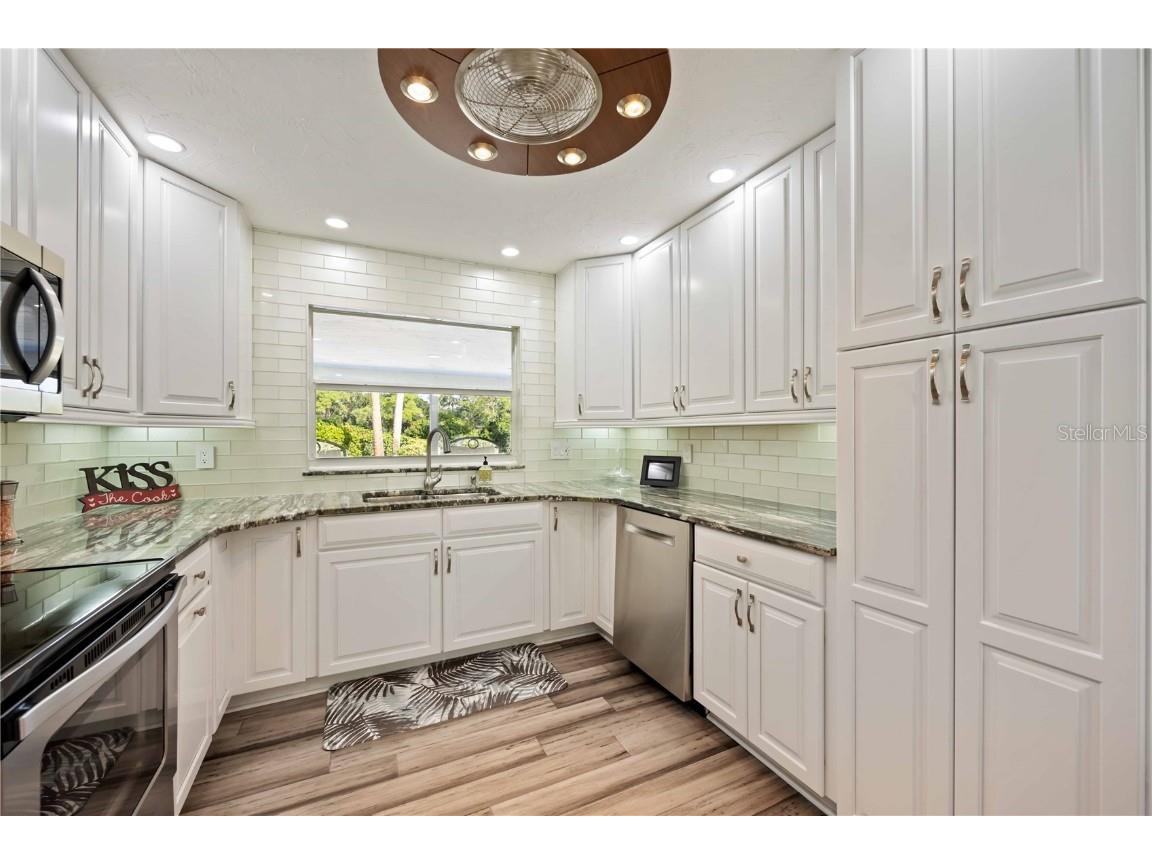 5025 Marsh Field Road Sarasota FL 34235 A4667464 image16