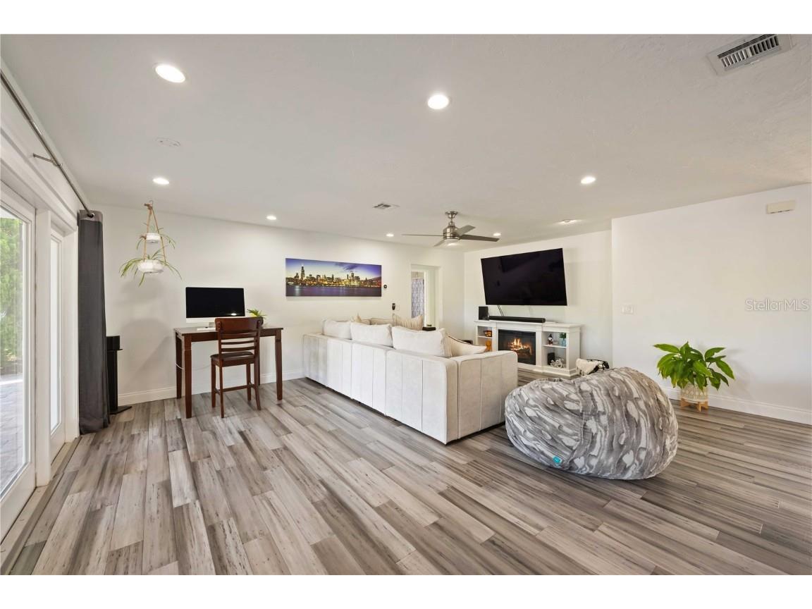 5025 Marsh Field Road Sarasota FL 34235 A4667464 image7