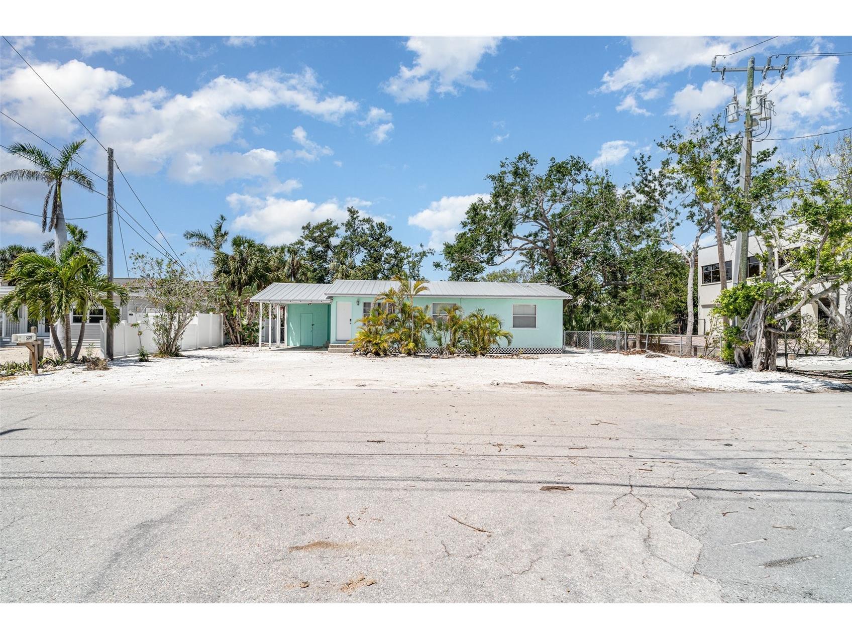 5026 Calle Minorga Sarasota FL 34242 A4690532 image1