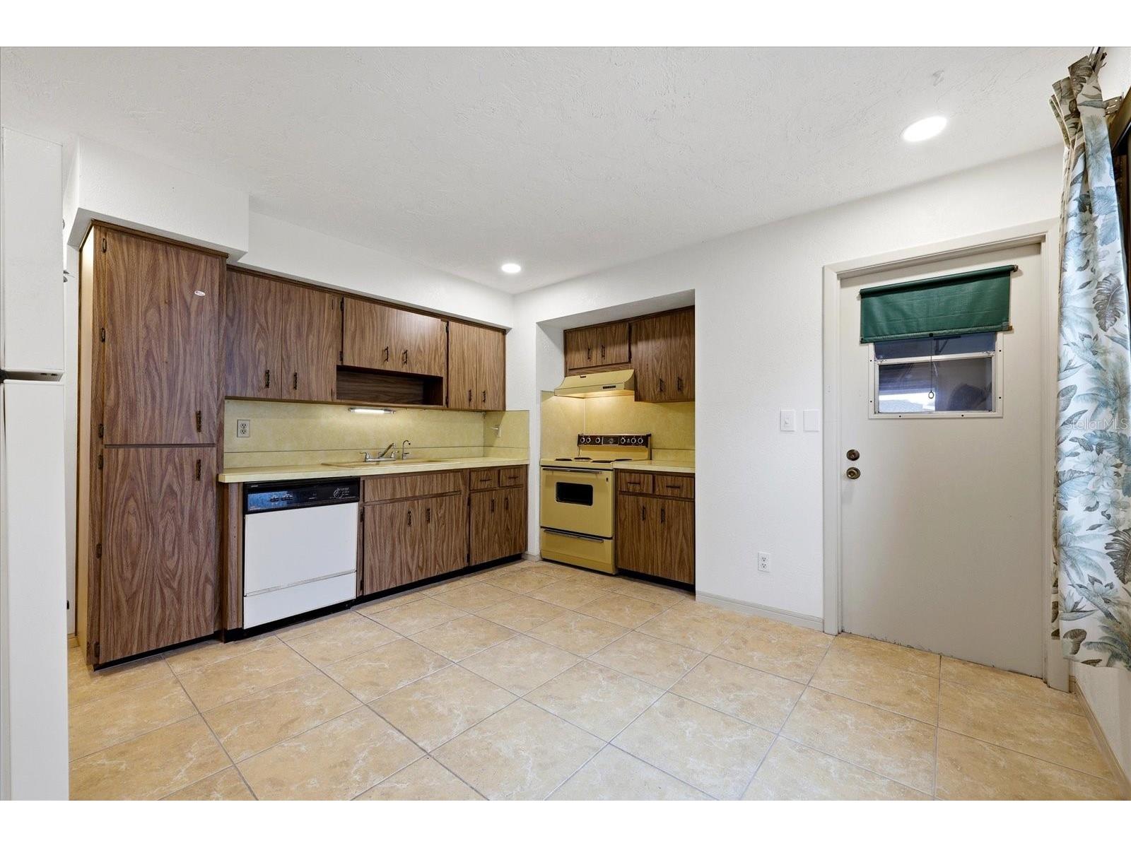 5027 1st Avenue N Saint Petersburg FL 33710 TB8524539 image7
