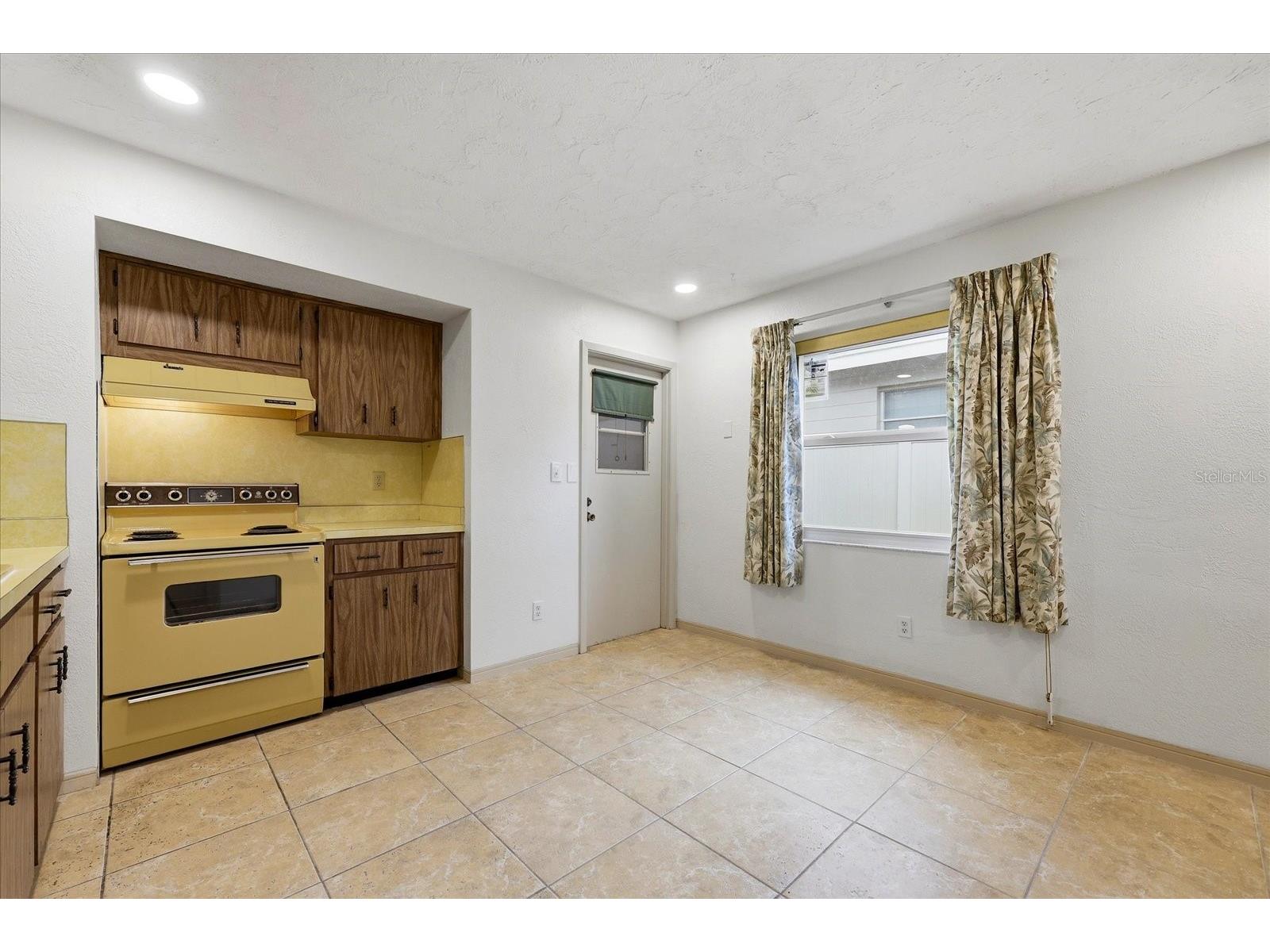5027 1st Avenue N Saint Petersburg FL 33710 TB8524539 image9