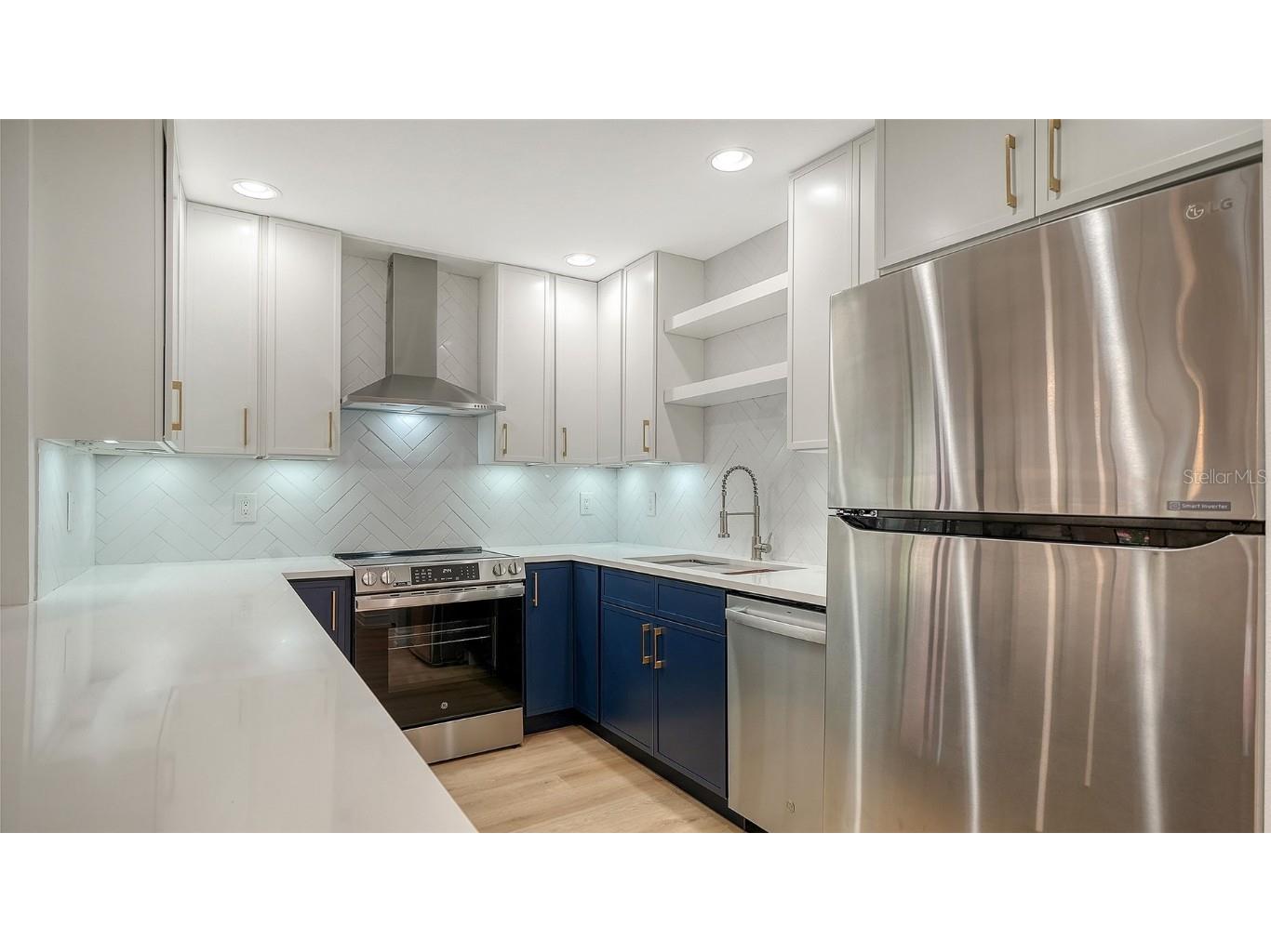 5027 Kestral Park #64 Sarasota FL 34231 A4670504 image10