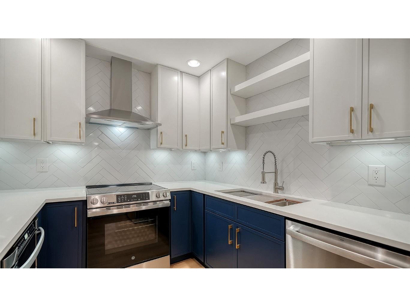 5027 Kestral Park #64 Sarasota FL 34231 A4670504 image8