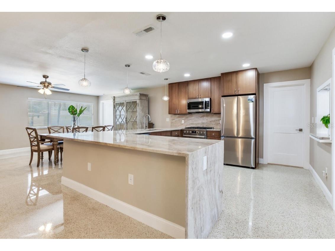 5028 42nd Street S Saint Petersburg FL 33711 TB8452104 image10