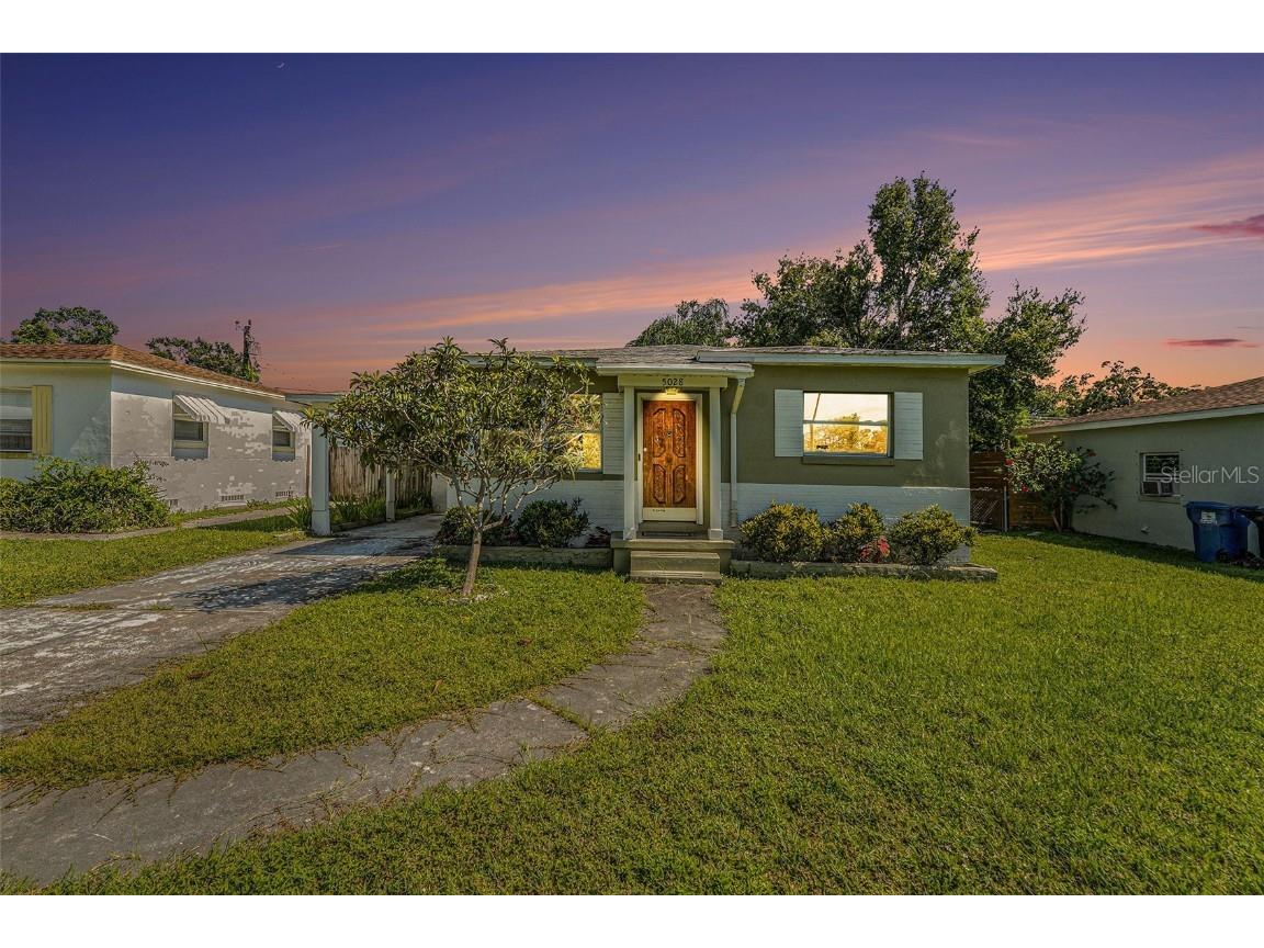 5028 Oxford Avenue N Saint Petersburg FL 33710 A4656214 image1