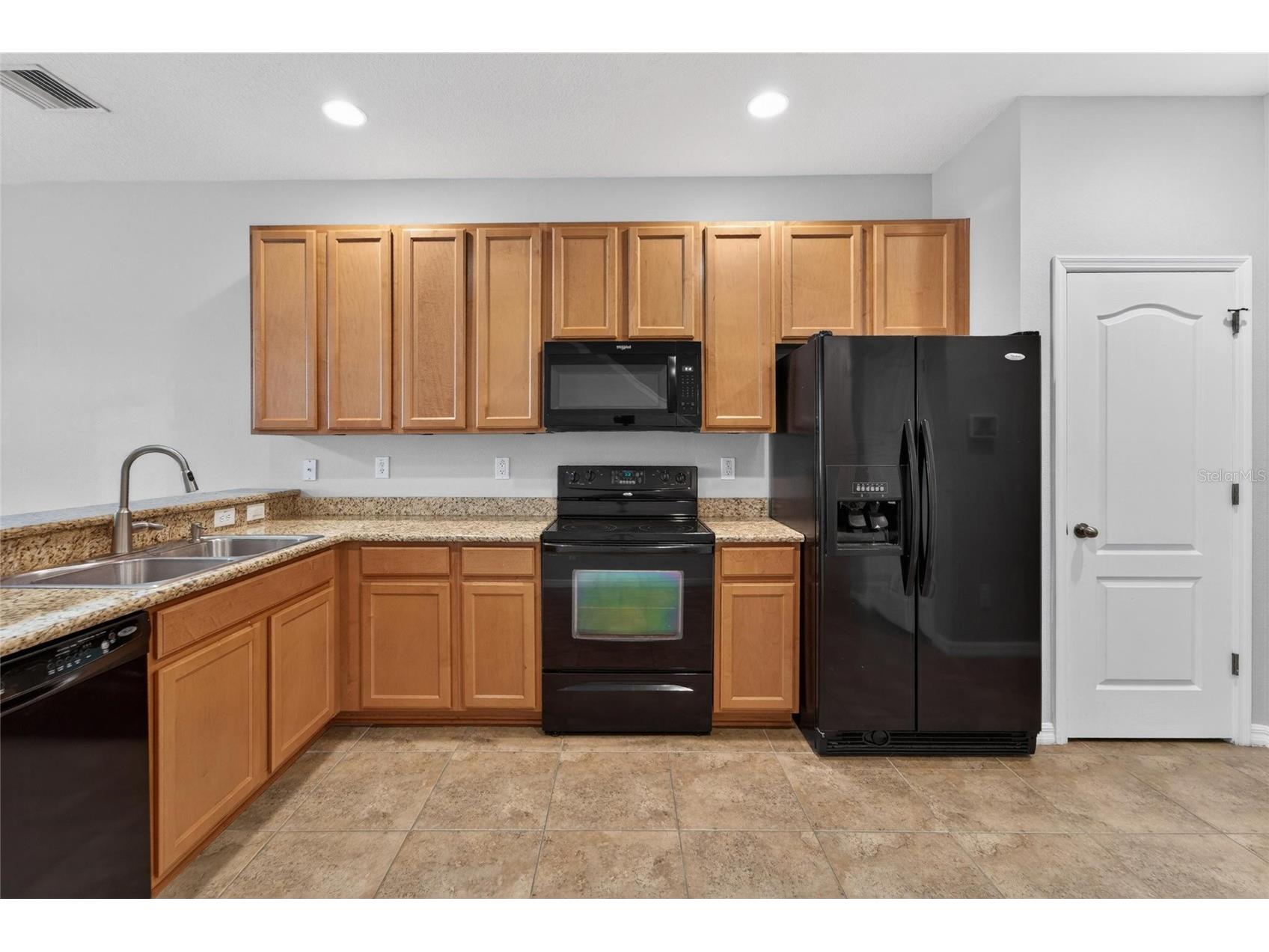 5028 White Sanderling Court Tampa FL 33619 TB8517518 image11