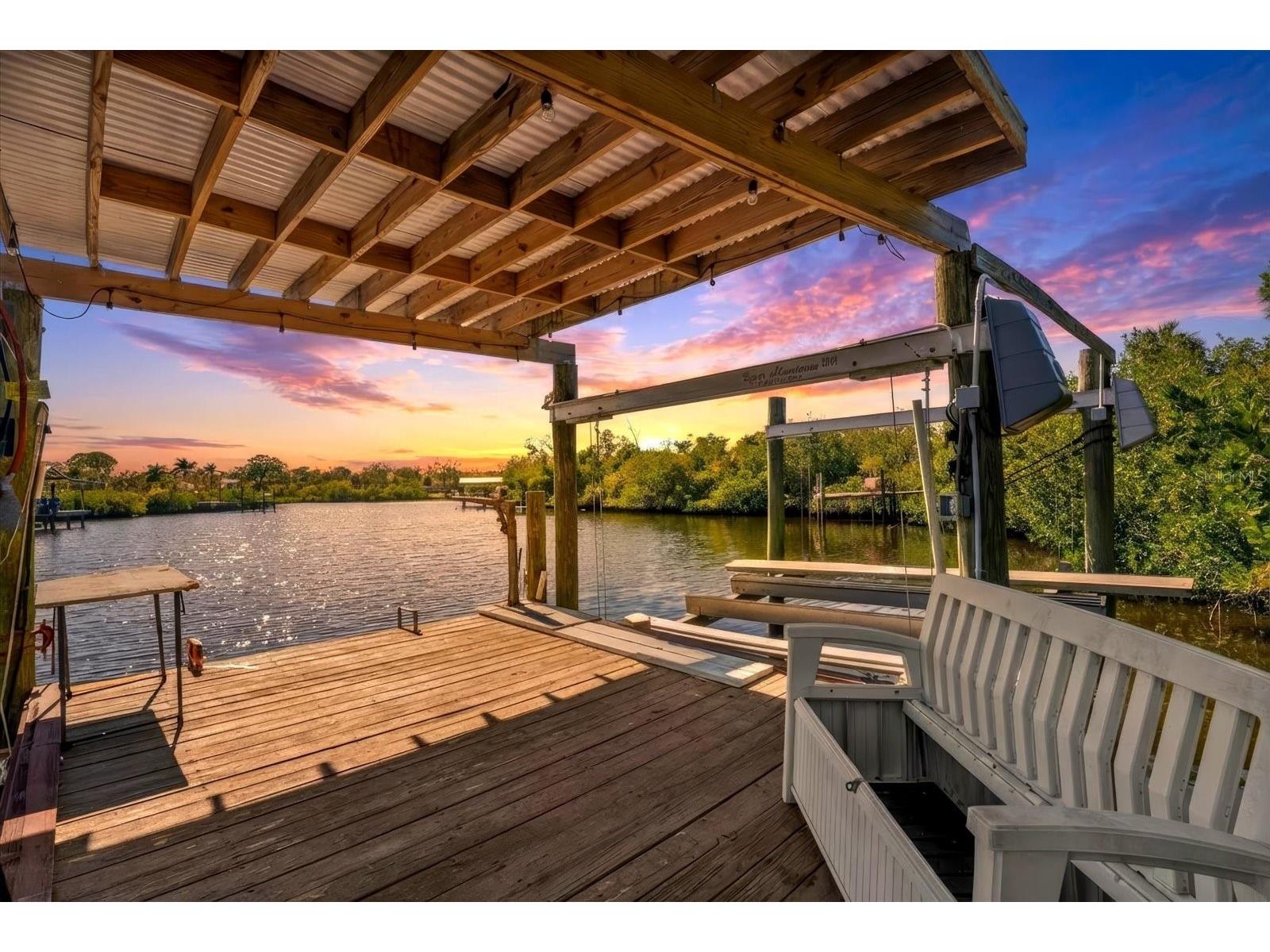 503 1st Avenue NW Ruskin FL 33570 A4681407 image1