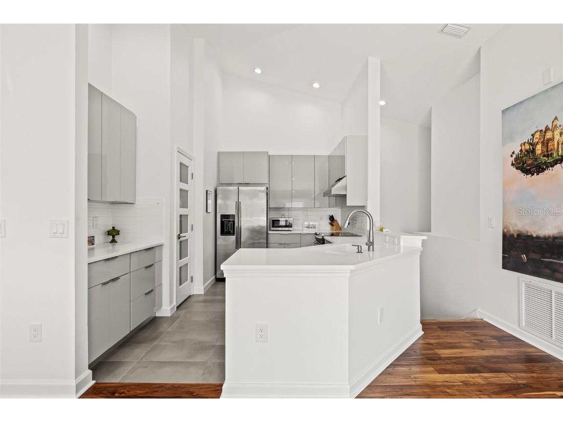 503 51st Avenue N Saint Petersburg FL 33703 TB8445205 image3