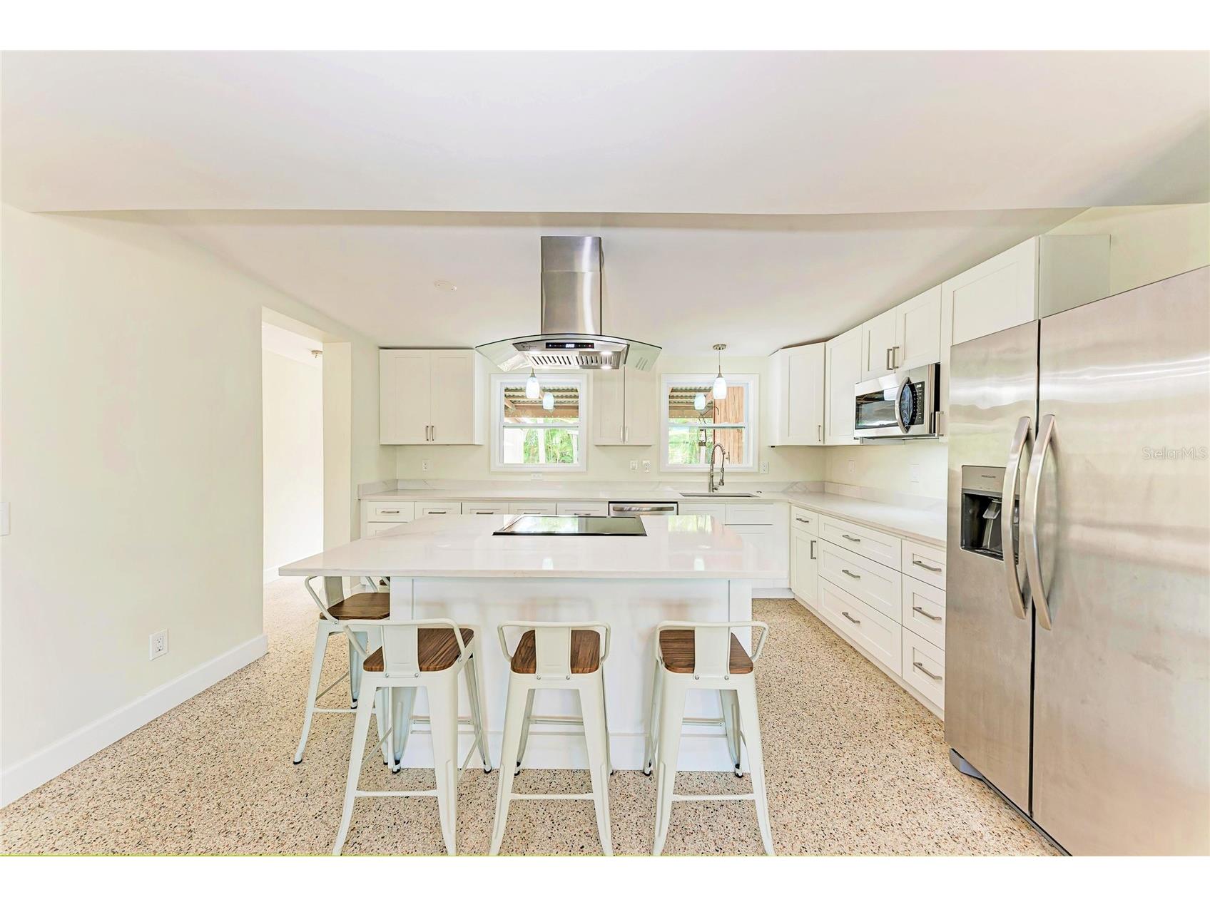 503 Bayview Drive Holmes Beach FL 34217 A4676121 image17