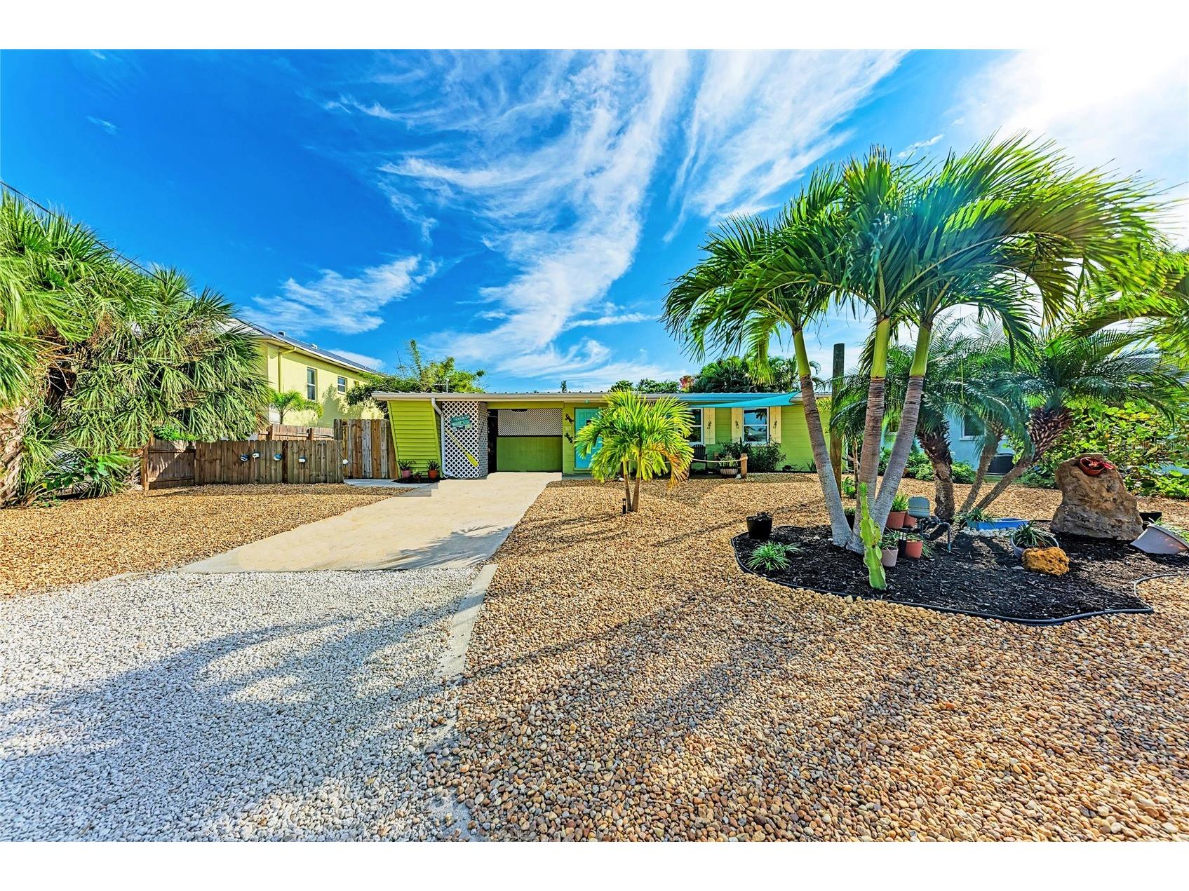 503 Bayview Drive Holmes Beach FL 34217 A4676121 image2
