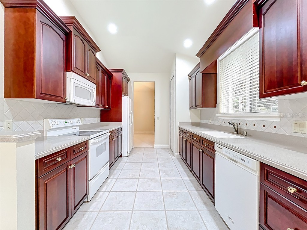 503 Camino Real Boulevard #503 Howey In The Hills FL 34737 V4944235 image5