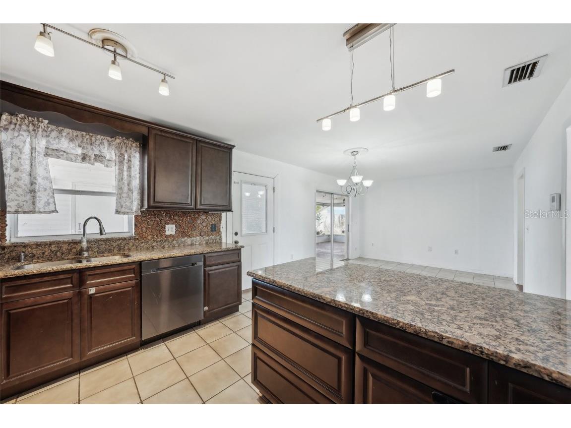 503 Holt Circle Winter Haven FL 33880 TB8384455 image18