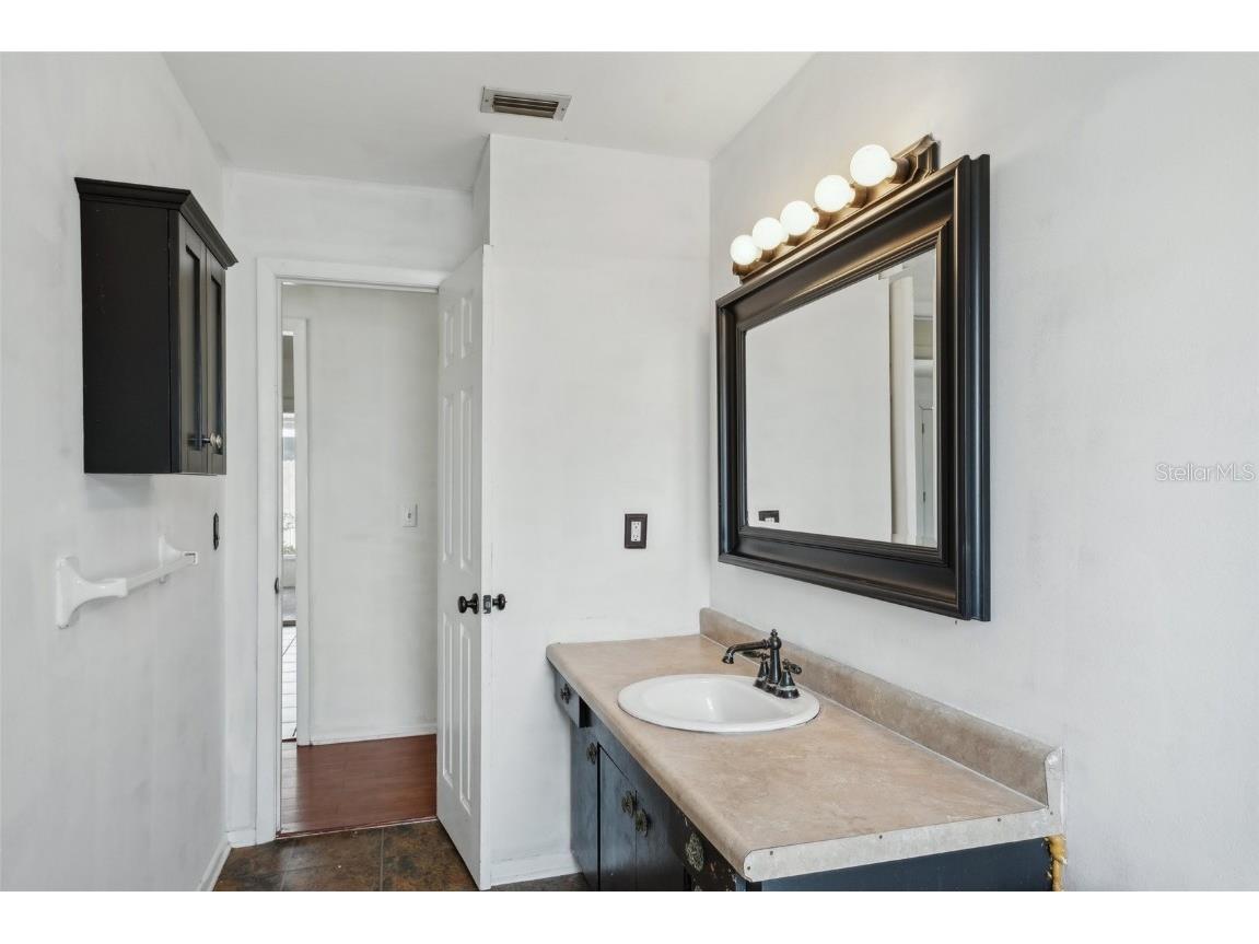 503 Holt Circle Winter Haven FL 33880 TB8384455 image25