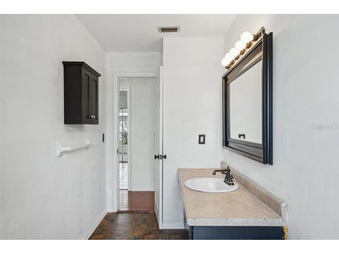 503 Holt Circle Winter Haven FL 33880 TB8384455 image26