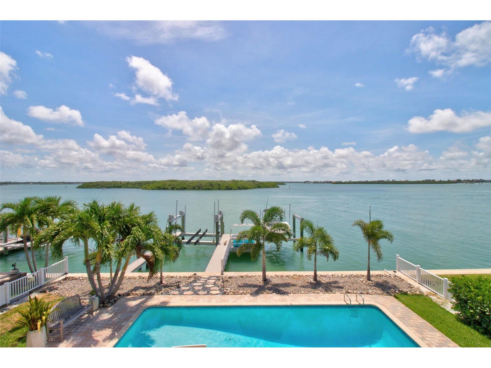503 Johns Pass Avenue Madeira Beach FL 33708 - BOCA CIEGA BAY TB8519984 image1