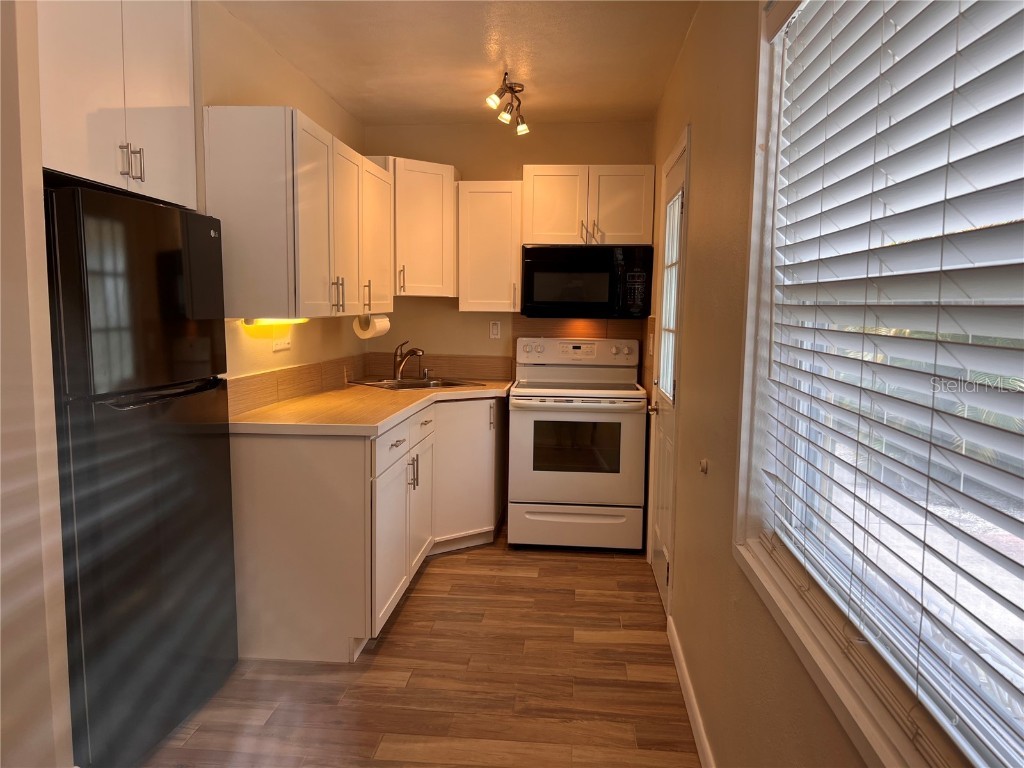 503 N Osprey Avenue Sarasota FL 34236 A4674885 image15