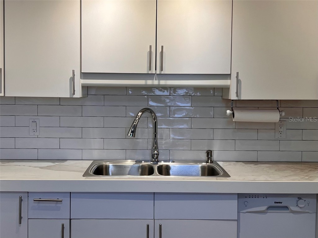 503 N Osprey Avenue Sarasota FL 34236 A4674885 image26