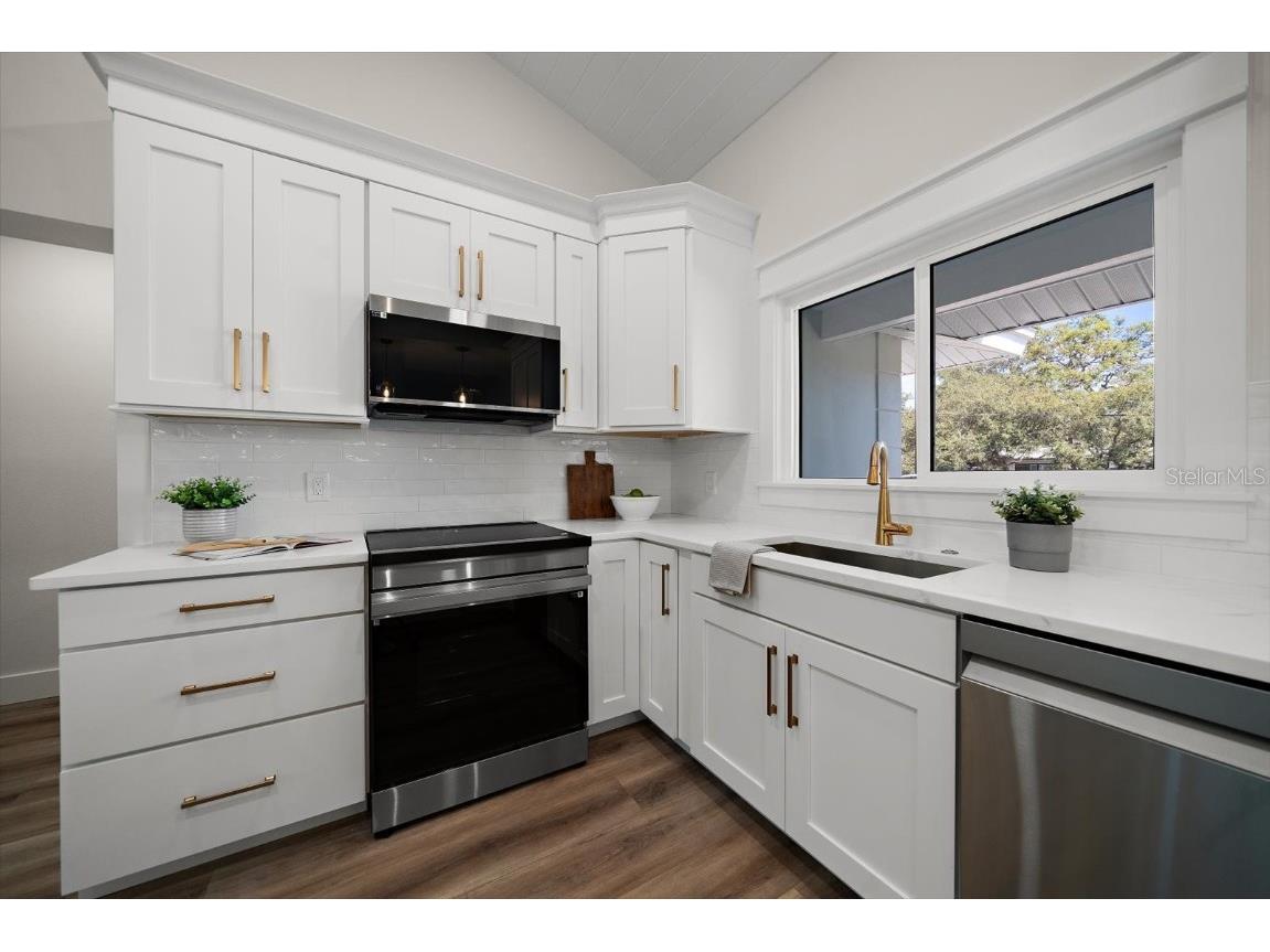 503 Poinsettia Road Belleair FL 33756 TB8441315 image12