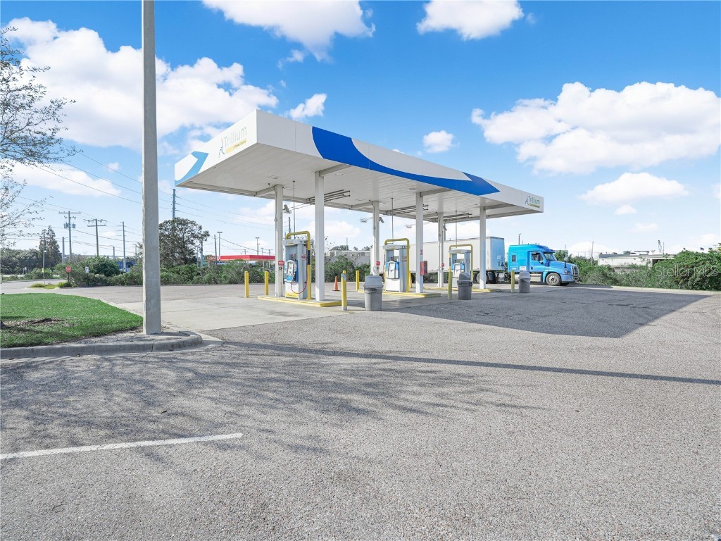 5030 Madison Avenue Tampa FL 33619 P4937477 image1