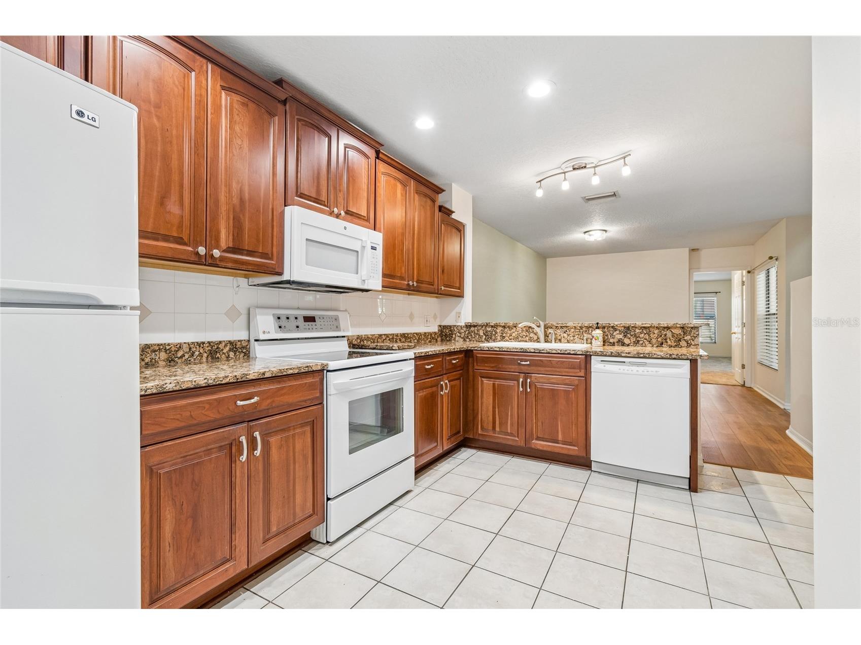 5030 Umber Way N Tampa FL 33624 TB8524058 image8