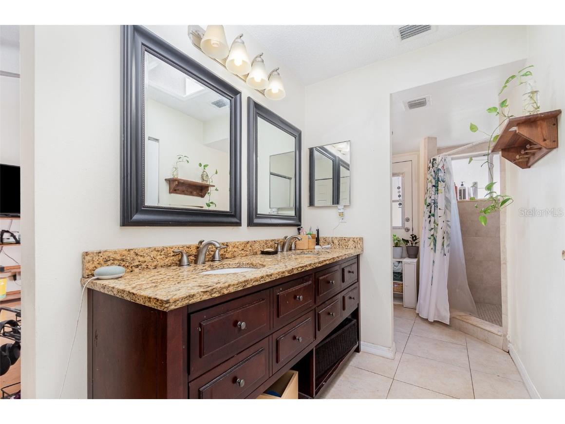 5031 Nassau Circle #8 Orlando FL 32808 O6325163 image17