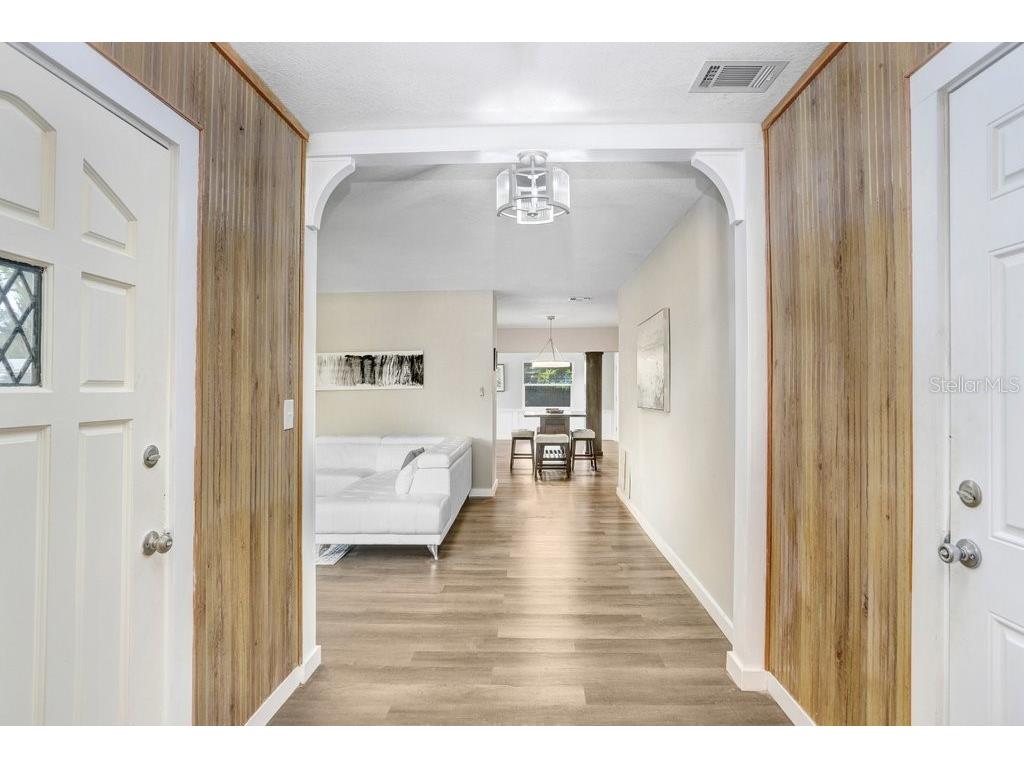 5032 Chancellor Street NE Saint Petersburg FL 33703 TB8441940 image3