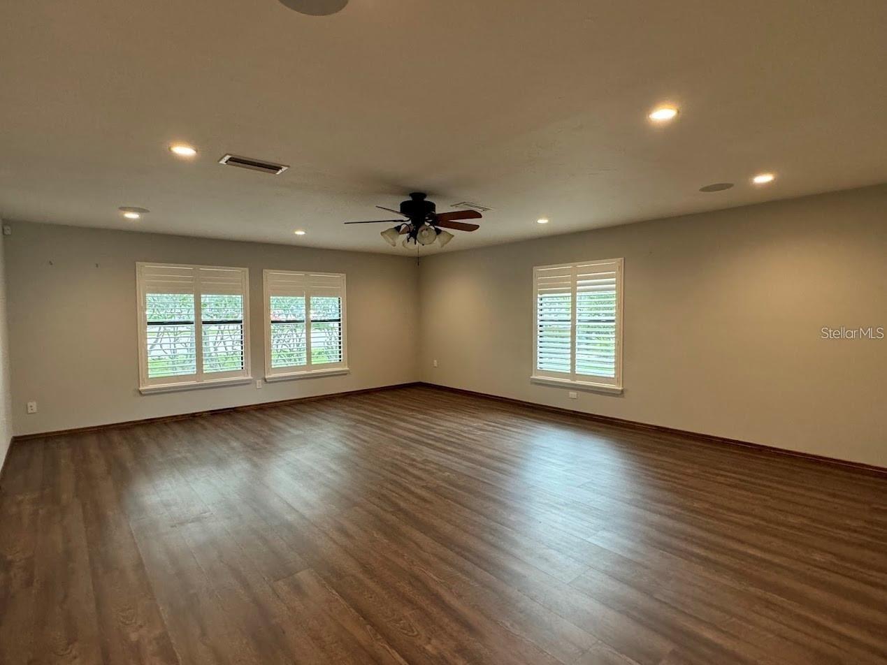 5033 Vivienda Way #19 Sarasota FL 34235 A4690675 image39