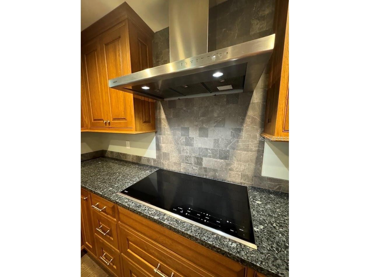5033 Vivienda Way #19 Sarasota FL 34235 A4690675 image9
