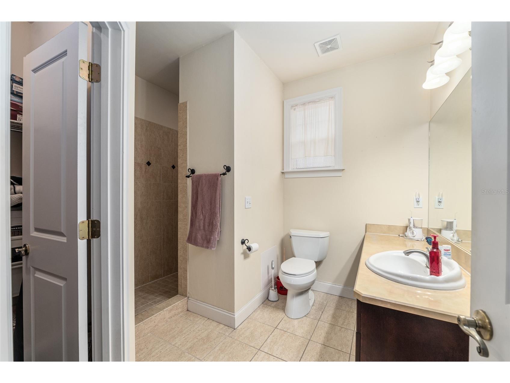 5034 NW 11th Place Gainesville FL 32605 GC537404 image34