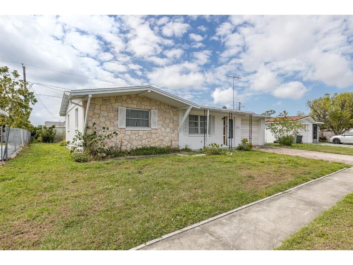 5034 Tammy Lane Holiday FL 34690 W7874433 image1