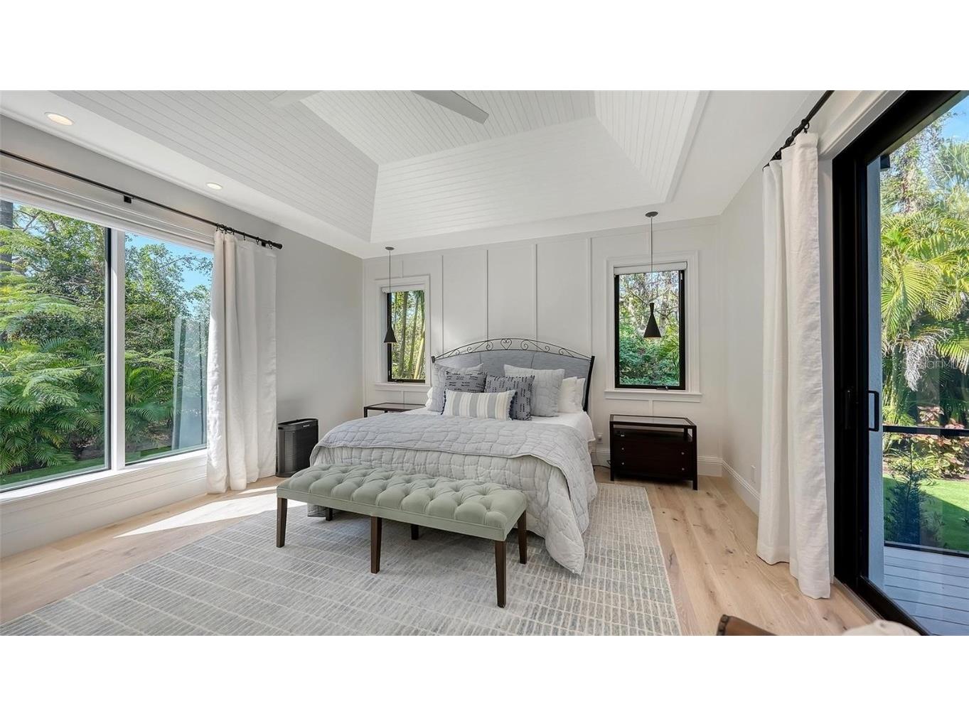 5035 Bay Shore Road Sarasota FL 34234 A4667963 image27