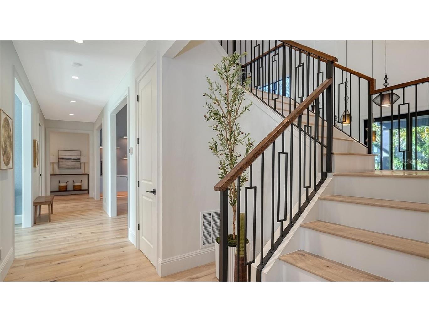 5035 Bay Shore Road Sarasota FL 34234 A4667963 image35